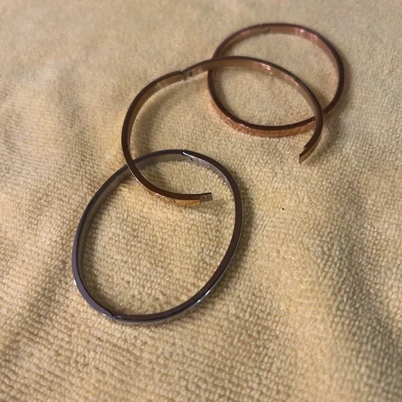 Tiffany Style Bangle Set - Picture 5 of 7